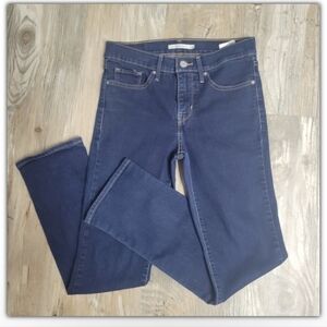 Levi's 314 Shaping Straight jeans size 28